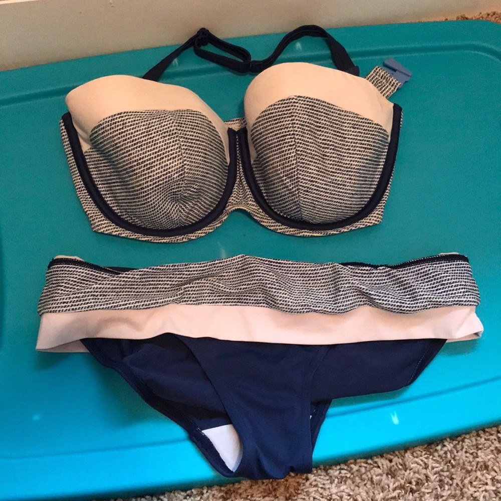 Two piece bikini set